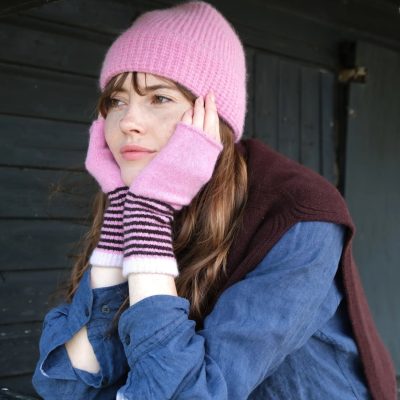 Quinton & Chadwick - Lambswool Funnel neck in mustang