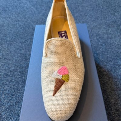 BOWHILL & ELLIOTT - Oatmeal Linen Handmade In Norfolk Albert With Ice Cream Stitching In Sand Leather